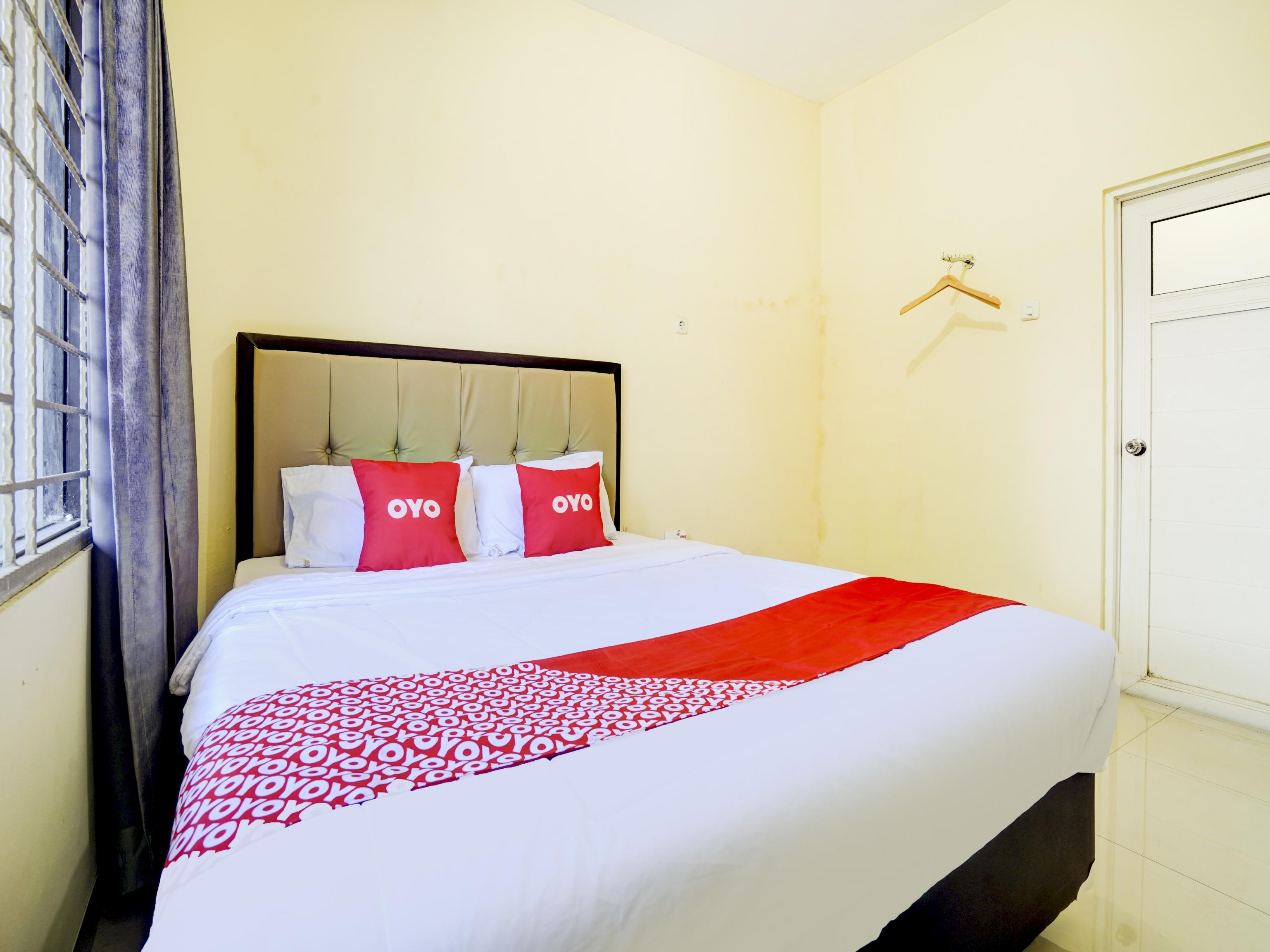 Hotel OYO 90052 Star House Cirebon Exterior foto