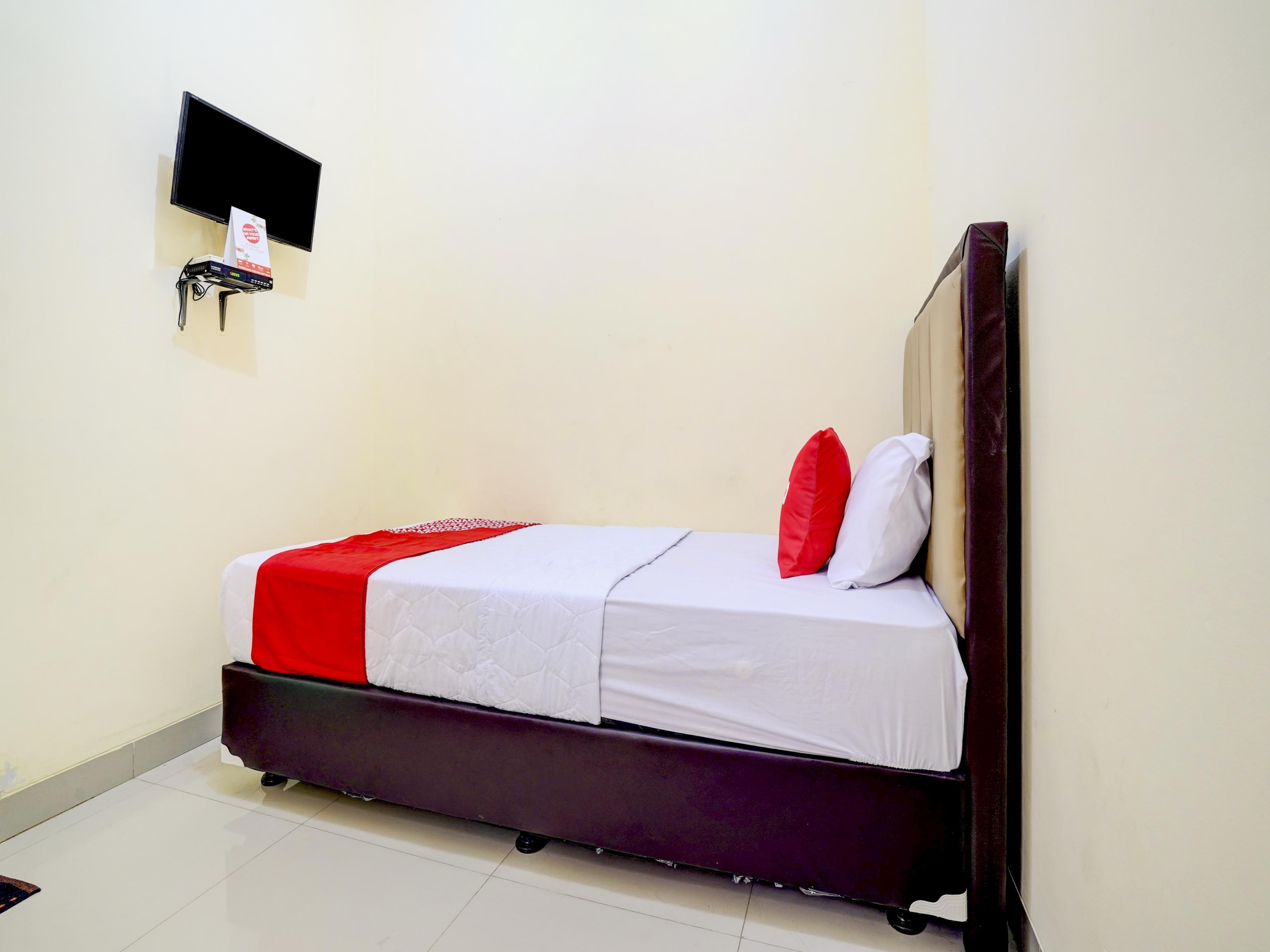 Hotel OYO 90052 Star House Cirebon Exterior foto